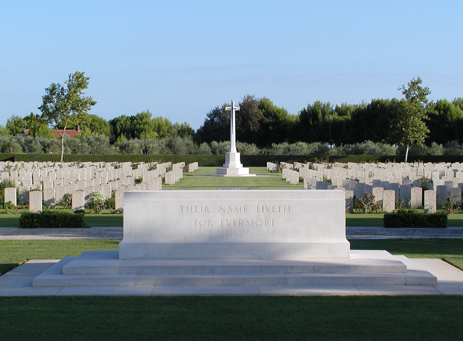 Ortona Cimitero Canadese 03